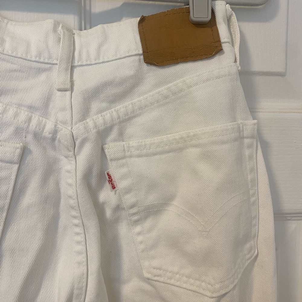 Vintage Levi’s - white